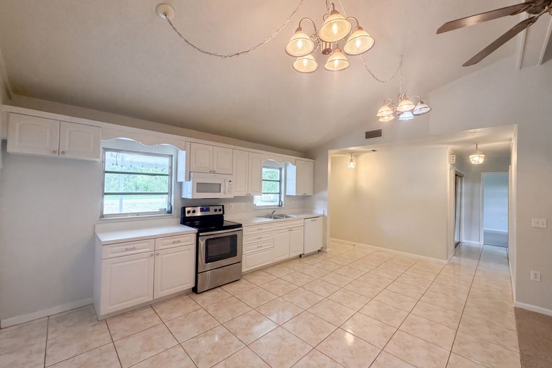 Photo 6 of 22 of 1870 N Seminole Rd, Avon Park, FL