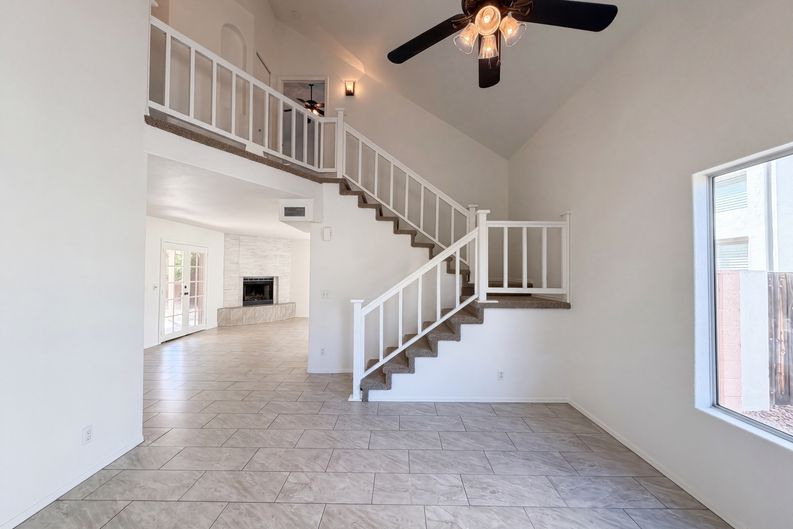 Photo 10 of 21 of 1114 S Tiago Dr, Gilbert, AZ
