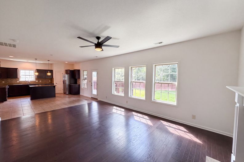Photo 11 of 44 of 791 W Glenview Dr, Lenoir City, TN