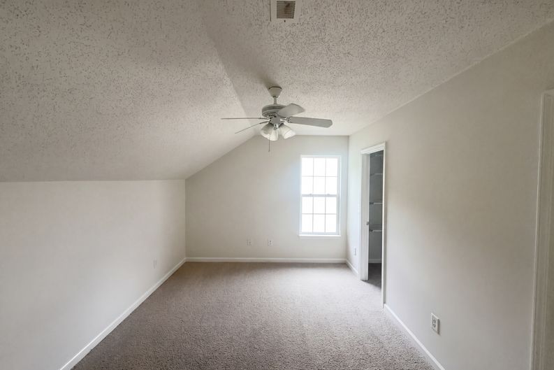 Photo 10 of 17 of 2855 Mossy Meadow Dr, High Point, NC