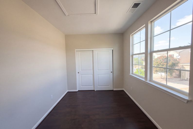 Photo 3 of 8 of 2560 N Village Dr, Santa Rosa, CA