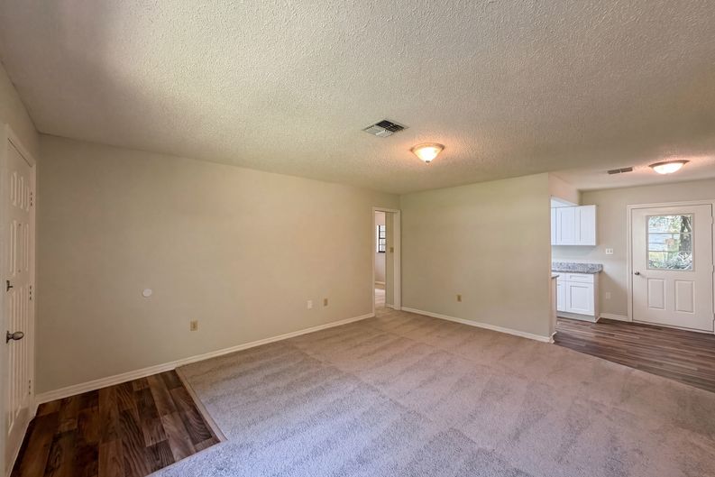 Photo 3 of 18 of 2505 Velma Ter, Leesburg, FL