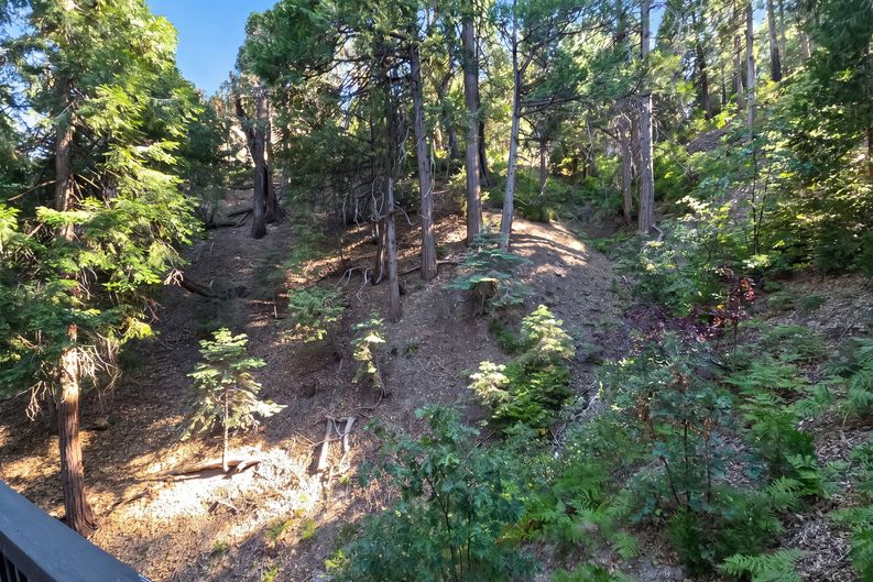 Photo 28 of 31 of 472 Brentwood Dr, Lake Arrowhead, CA