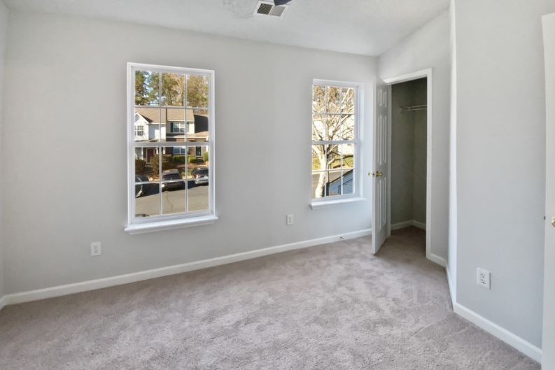 Photo 14 of 17 of 6086 Cougar Ln, Charlotte, NC