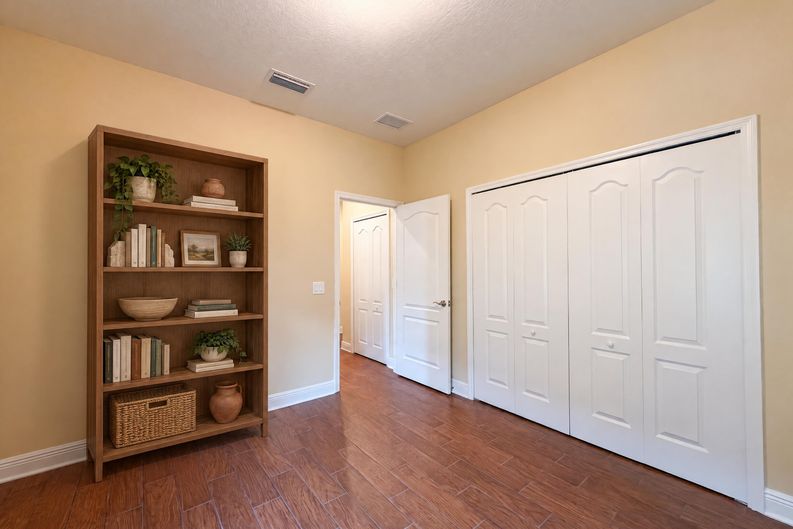 Photo 16 of 24 of 1121 Thornbury Dr, Parrish, FL