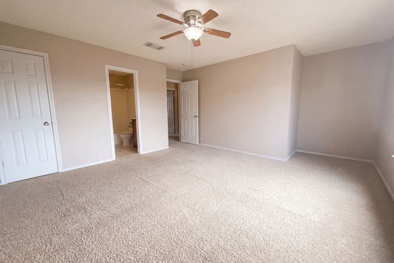Photo 4 of 17 of 5215 Kenton Stone, San Antonio, TX