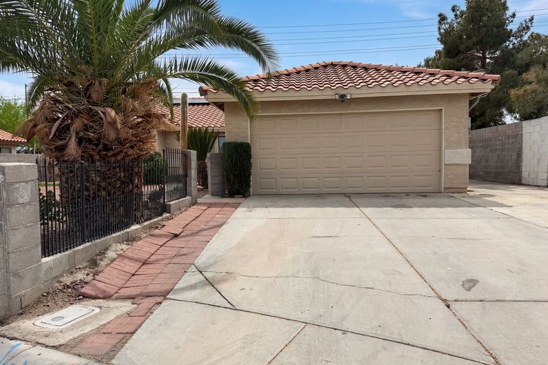 Photo 7 of 41 of 3607 Duffy Cir, North Las Vegas, NV