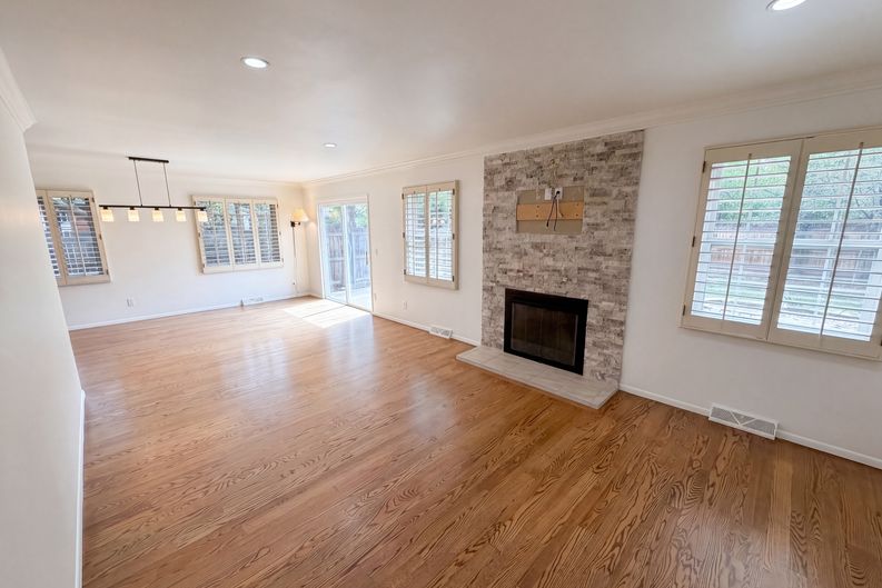 Photo 3 of 33 of 1741 S Krameria Way, Denver, CO
