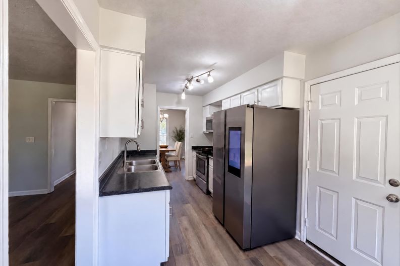 Photo 6 of 17 of 2577 Previs Rd, Fayetteville, NC
