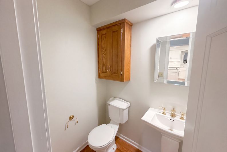 Photo 18 of 47 of 12600 Pawnee Ln, Leawood, KS