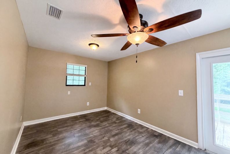 Photo 8 of 18 of 94 Conifer Cir, Middleburg, FL