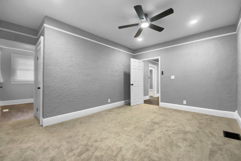 Photo 11 of 21 of 1033 Graymont Ave W, Birmingham, AL
