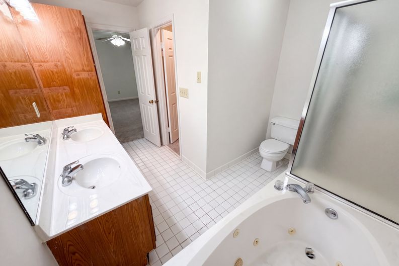 Photo 13 of 28 of 506 Mansard Walk, Alpharetta, GA
