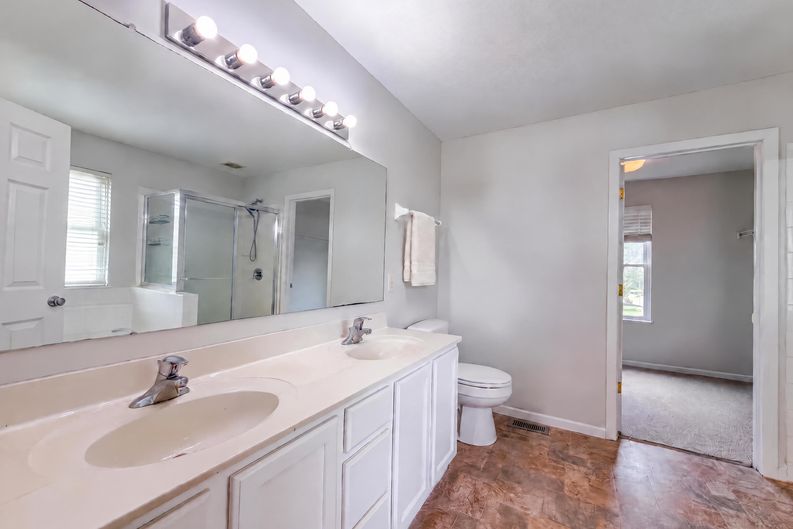 Photo 11 of 39 of 6625 Steen St, Canal Winchester, OH