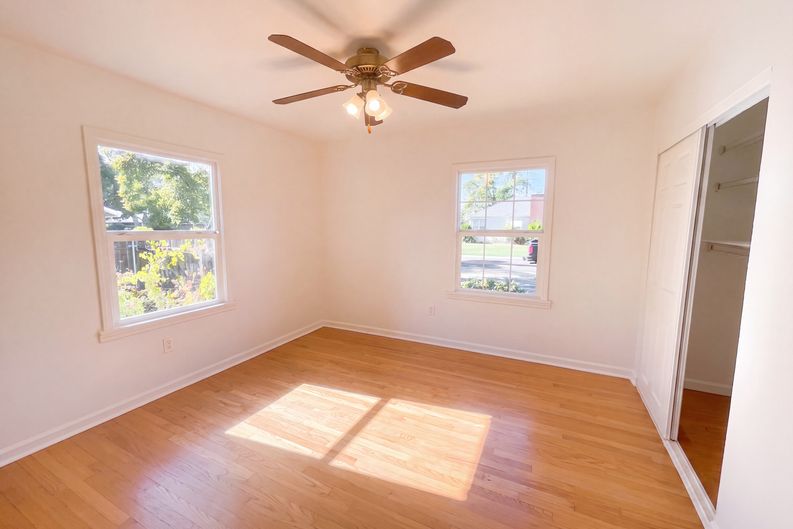 Photo 4 of 29 of 3450 Sierra View Ln, Sacramento, CA