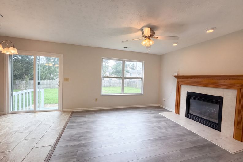 Photo 3 of 19 of 208 Isaac Tharp St, Pataskala, OH