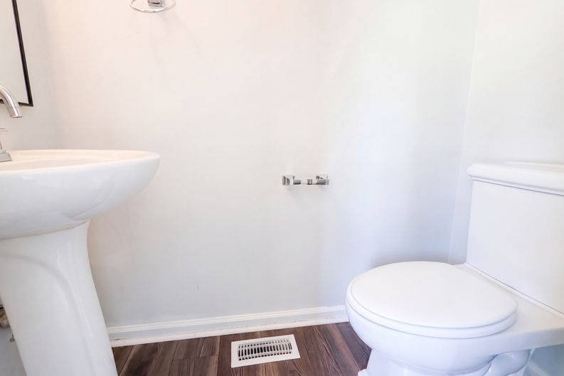 Photo 17 of 23 of 6226 Dumont Ln, Charlotte, NC