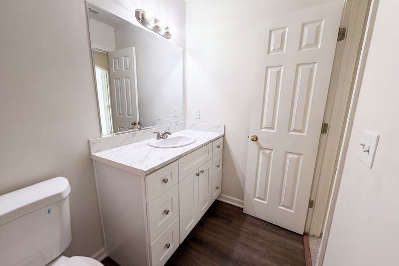 Photo 9 of 21 of 1337 Parkside Club Dr, Lawrenceville, GA