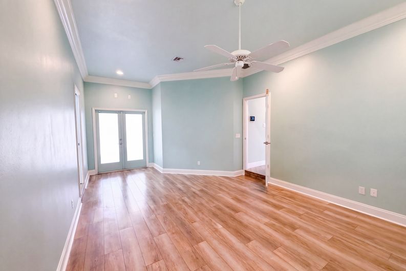 Photo 9 of 31 of 4335 SE 8th St, Ocala, FL