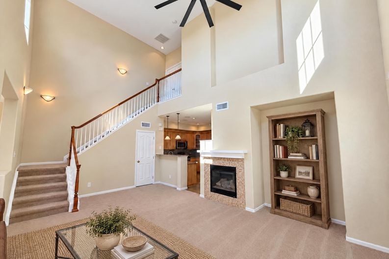 Photo 3 of 25 of 3853 Stonebrush Dr, Highlands Ranch, CO
