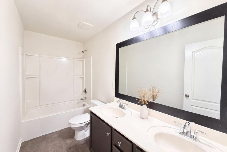 Photo 18 of 26 of 7230 Kinley Commons Ln, Charlotte, NC