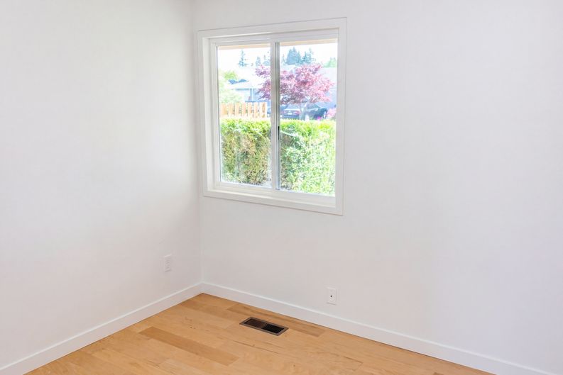 Photo 6 of 36 of 4927 Trade Wind Ave N, Keizer, OR