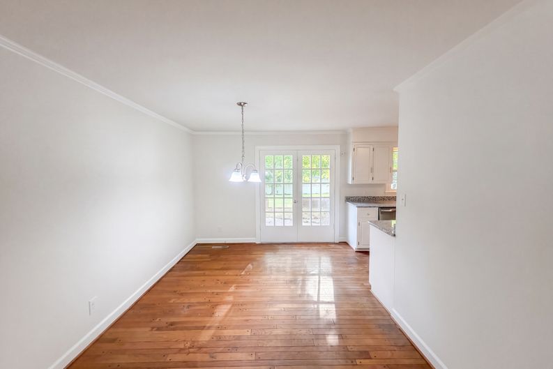 Photo 8 of 20 of 3828 Waterview Rd, High Point, NC