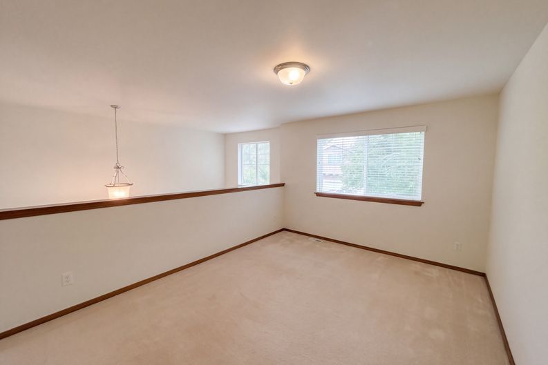 Photo 19 of 32 of 7629 NE 201st Pl, Kenmore, WA
