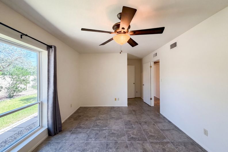 Photo 11 of 24 of 2346 E Mescal St, Phoenix, AZ