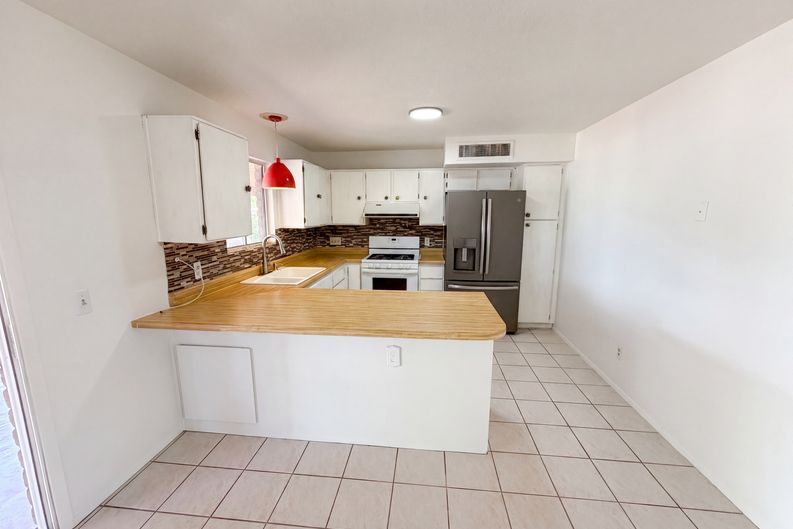 Photo 9 of 19 of 7949 E Manitoba Pl, Tucson, AZ