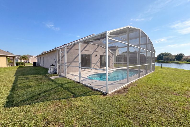 Photo 27 of 38 of 225 Southbridge Cir, Kissimmee, FL