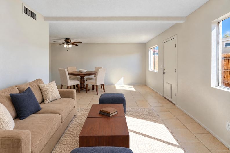 Photo 7 of 28 of 431 E Pecan Rd, Phoenix, AZ