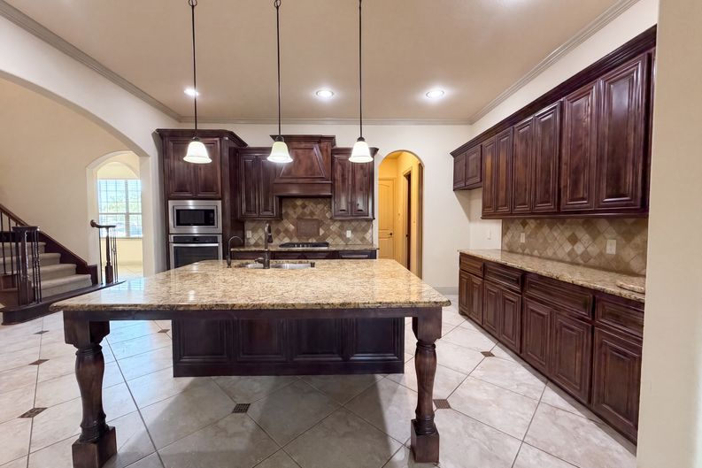 Photo 10 of 34 of 4905 Palm Springs Dr, McKinney, TX