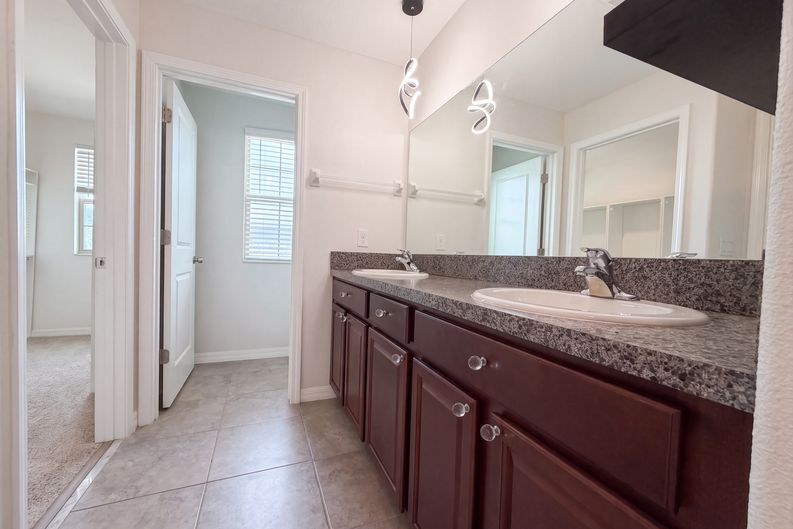 Photo 35 of 42 of 10448 Carloway Hills Dr, Wimauma, FL