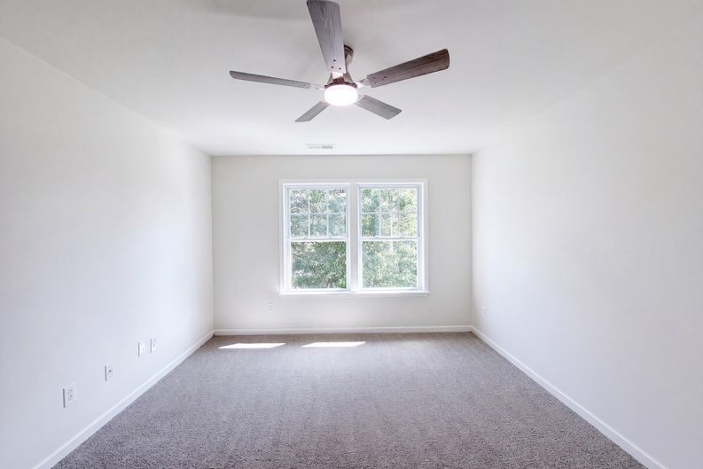 Photo 4 of 19 of 164 Altondale Dr, Statesville, NC