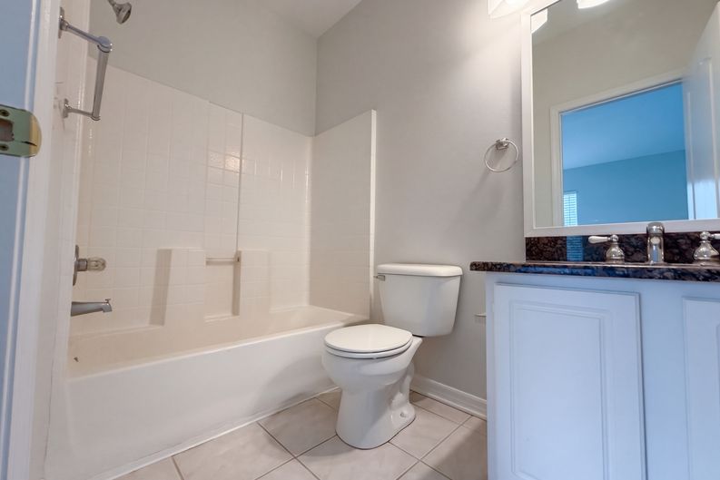 Photo 13 of 20 of 16315 Swan View Cir, Odessa, FL