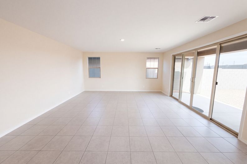 Photo 9 of 29 of 4617 S 108th Ave, Tolleson, AZ