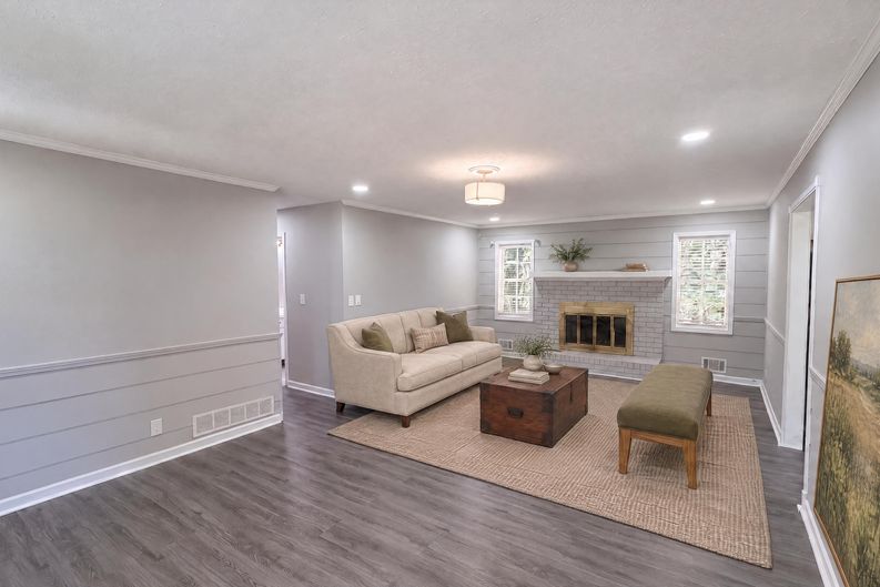 Photo 10 of 17 of 368 Nottingham Way SW, Marietta, GA