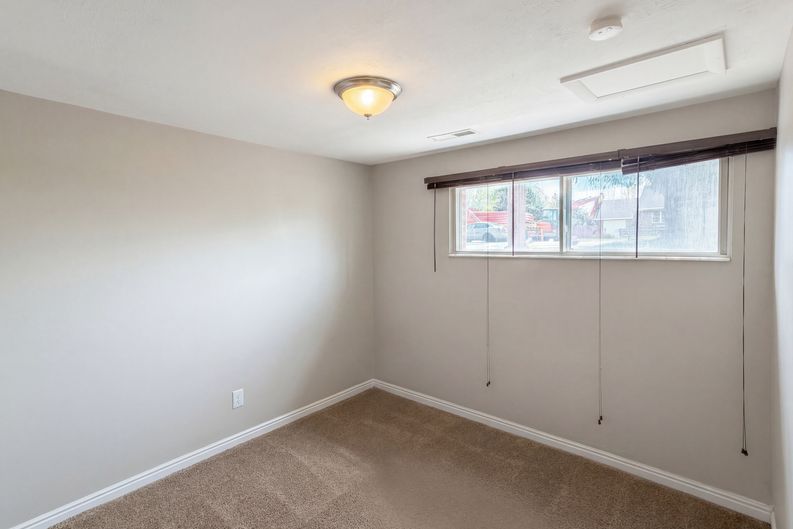Photo 18 of 22 of 750 W Gentile St, Layton, UT