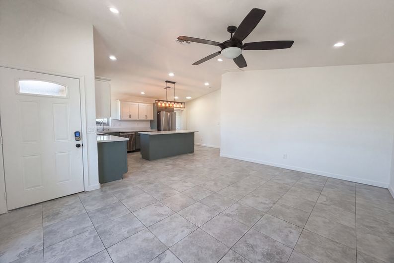 Photo 3 of 19 of 11031 E Vine Ave, Mesa, AZ