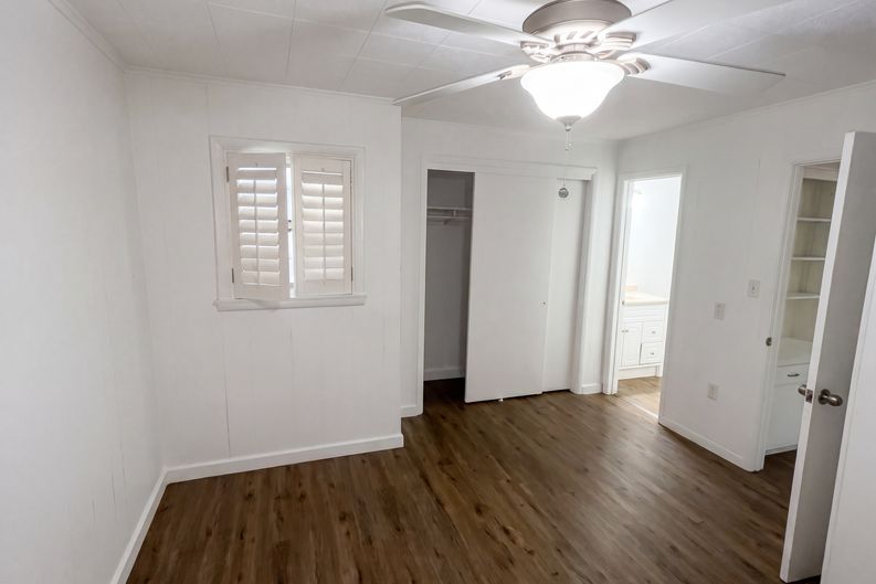 Photo 4 of 20 of 421 N 3rd St, Jacksboro, TX