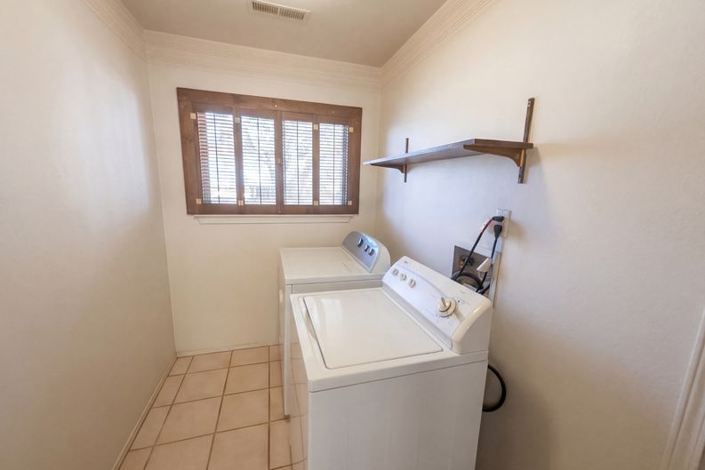 Photo 19 of 21 of 7212 Derickson Ave NE, Albuquerque, NM