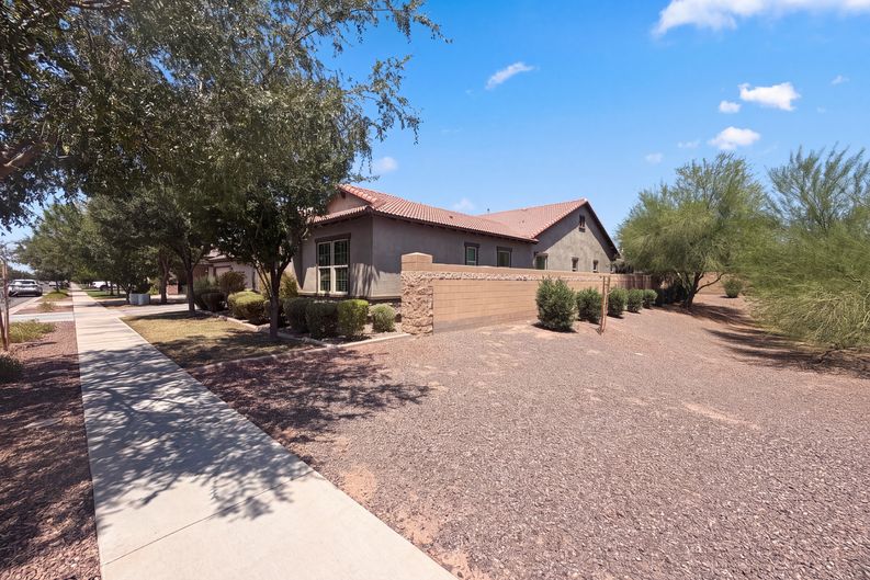 Photo 5 of 21 of 7552 E Peralta Ave, Mesa, AZ