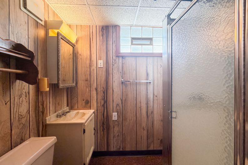Photo 13 of 20 of 6971 Warder Dr, Cincinnati, OH