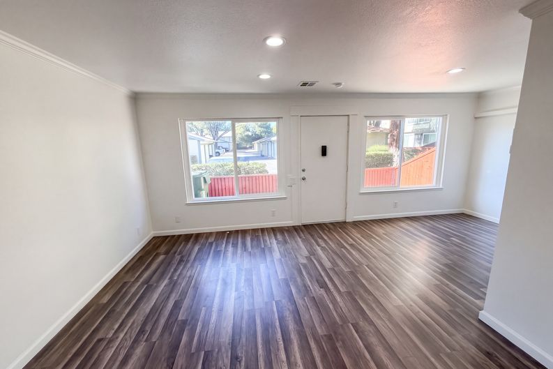 Photo 7 of 15 of 2767 Lone Bluff Way, San Jose, CA
