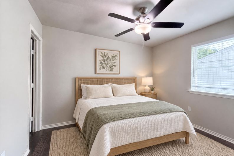 Photo 15 of 20 of 330 E Coral Way, Grand Prairie, TX