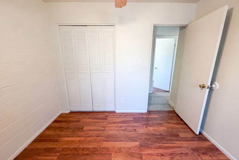 Photo 9 of 22 of 2027 W Corrine Dr, Phoenix, AZ