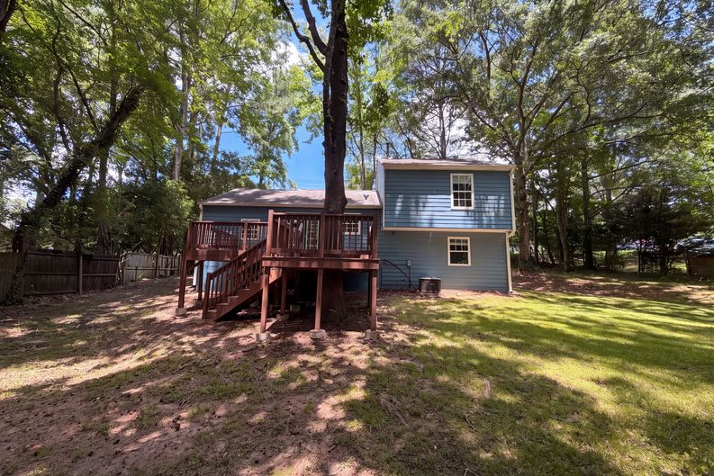Photo 5 of 19 of 5067 Redan Rd, Stone Mountain, GA