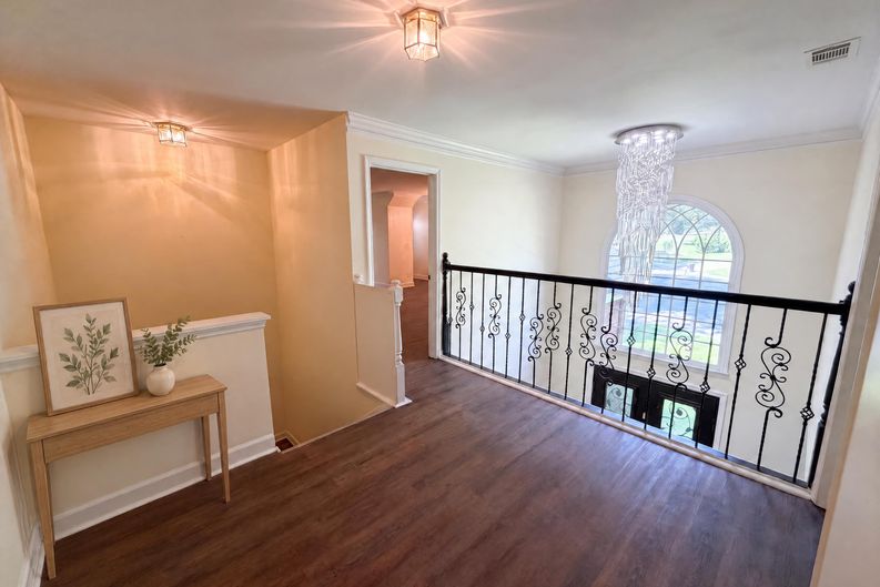 Photo 6 of 28 of 644 Laurel Wood Dr SW, Marietta, GA