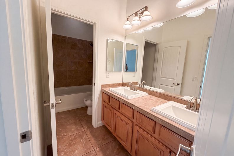 Photo 8 of 40 of 701 E Charlevoix Ave, Gilbert, AZ